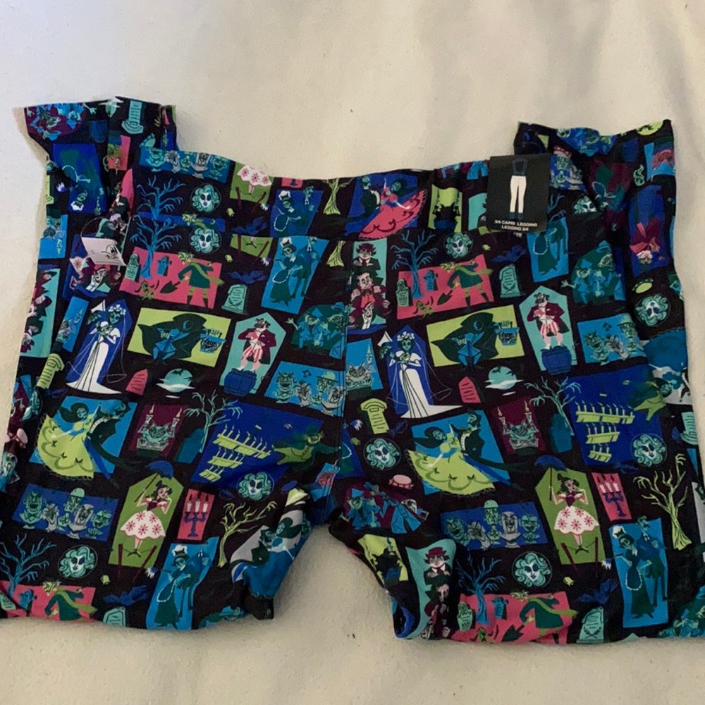 Disney 3/4 Haunted Mansion Leggings, never worn.